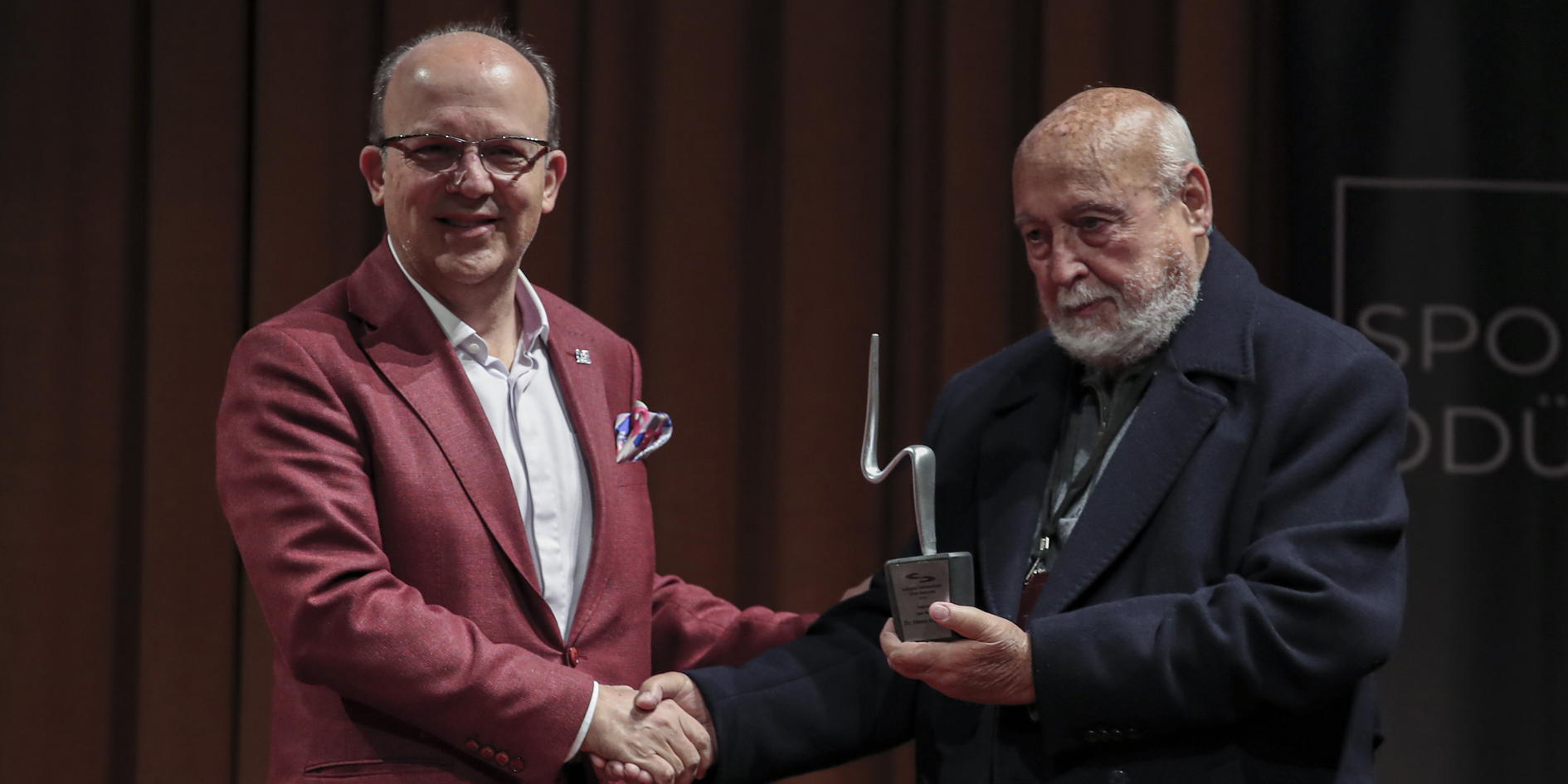 Dr. Yılmaz Argüden’e “Boğaziçi Spor Elçisi” Ödülü